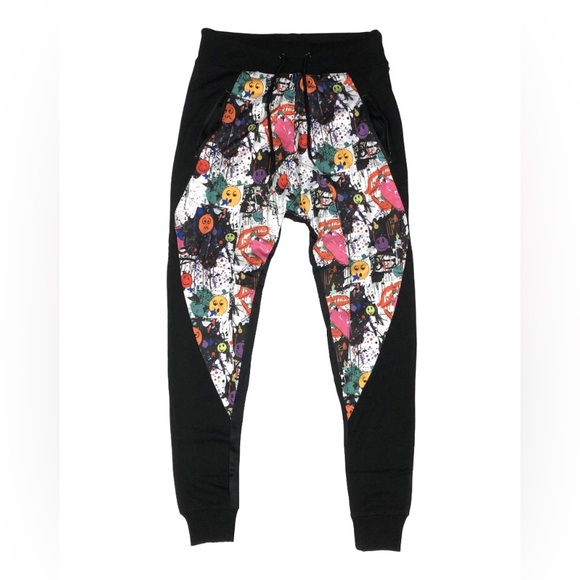 RB Graffiti Emoji Print Hoodie and pant set
Style# 47062HD
Color: Black - Picture 3 of 4